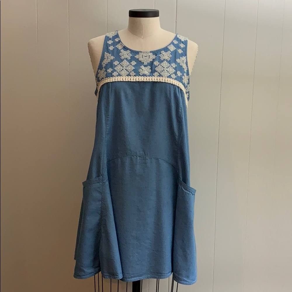 Chambray stitched dress - Picture 1 of 3